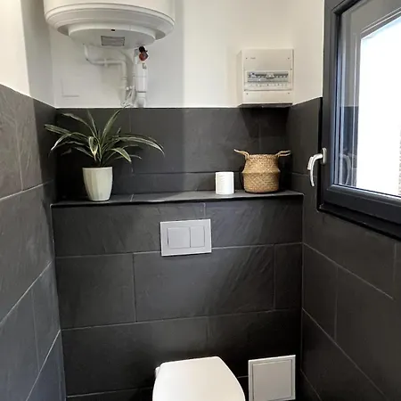 Апартаменты Comfortable And Quiet Little Nest